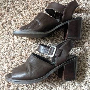 Vintage Unlisted™️ Mule Sandal in Dk Brown Size. 7